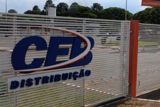 GREVE DA CEB | Empregados resistem à privatização ameaçando paralisar serviços