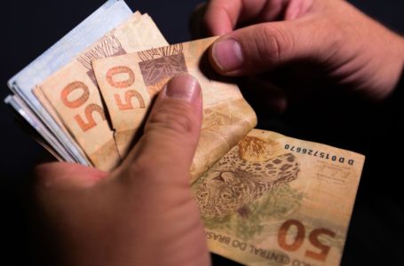 AUMENTO PARA 2021 | Governo Bolsonaro encaminha salário mínimo de R$ 1088 para Congresso votar
