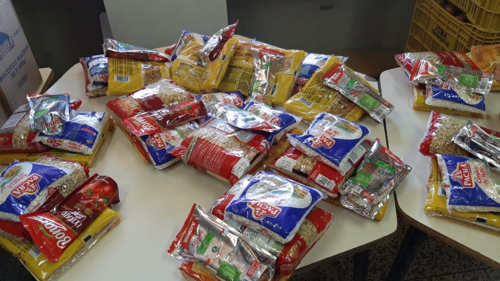 VALPARAÍSO DE GOIÁS | Cidade é referência na entrega de kits de alimentação escolar