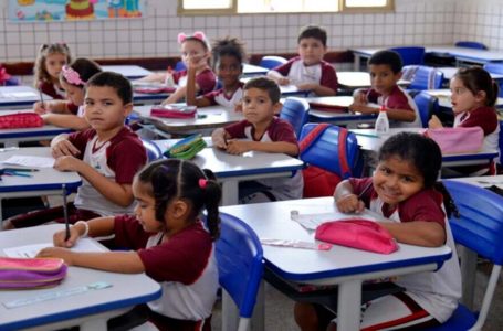 EDUCAÇÃO INTEGRAL EM GOIÁS | Caiado sanciona lei que cria o programa estadual para melhorar a qualidade do ensino e ampliar as vagas na rede pública