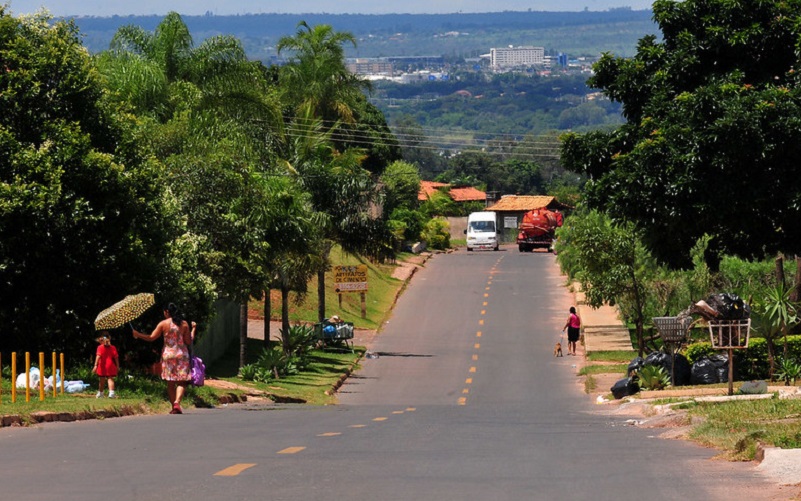 PRESENTE DE NATAL | GDF registra 1,4 mil lotes de Arniqueira dos conjuntos 5 e 6
