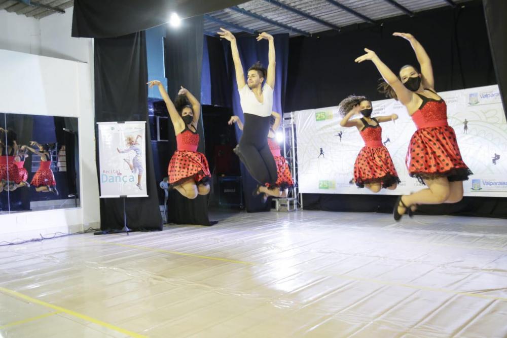 ESPETÁCULO VIRTUAL | Recital de Dança encanta e emociona a população valparaisense