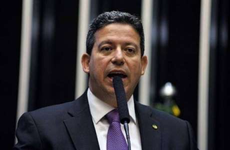 CONTRA BOLSONARO | PSL avalia expulsar deputados que declararam voto em Arthur Lira (PP-AL)