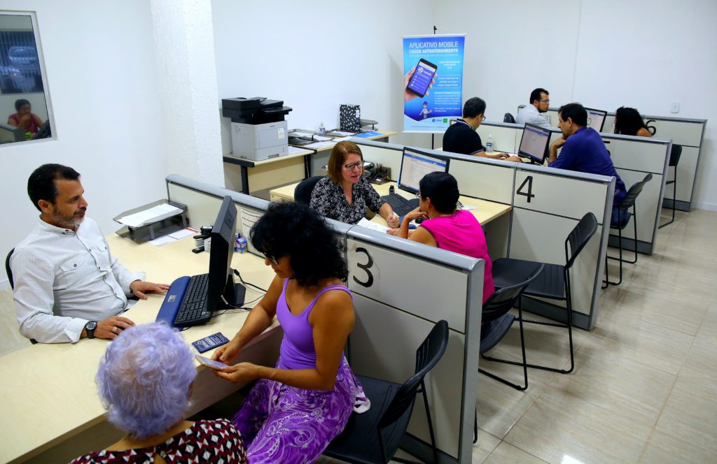 POR MEIO DE AGENDAMENTO | Caesb reabre escritórios para atendimento presencial aos clientes