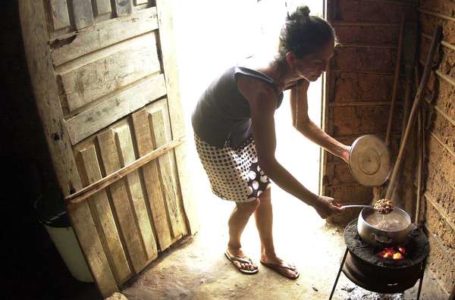 EXTREMA POBREZA AINDA CRESCE | 40 milhões de pessoas ainda vivem em condições de miséria no Brasil