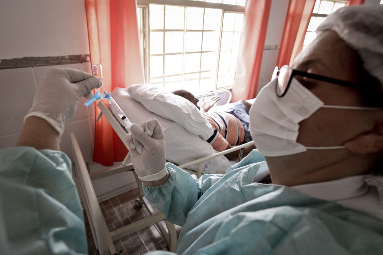 TELECOVID | Mais de 1,2 mil idosos com 79 anos serão vacinados em casa