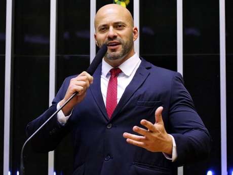 VÍDEOS CONTRA MINISTROS | Daniel Silveira, do PSL-RJ, é preso em flagrante a mando de Alexandre de Moraes