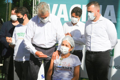 NOVA ETAPA | Governo de Goiás prepara início da vacinação de idosos acima de 80 anos