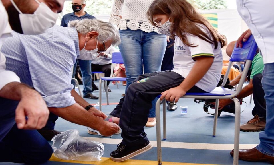 AO LIBERAR OBRAS DA SANEAGO | Caiado diz que “o dinheiro aparece porque não há corrupção”