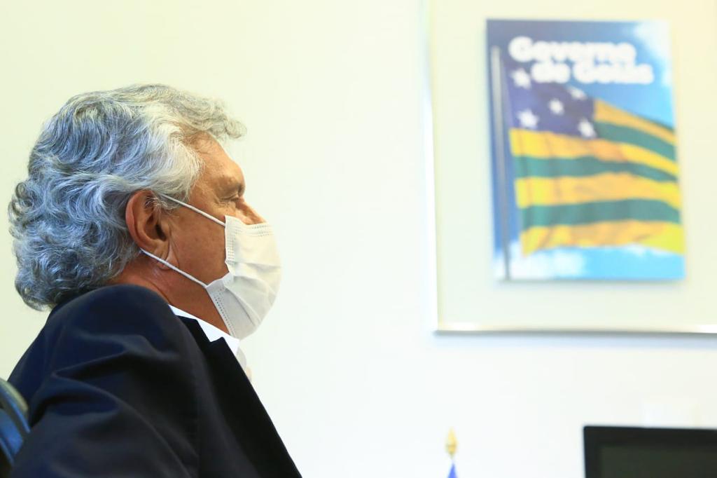 AQUISIÇÃO DE INSUMOS | Caiado afirma que Brasil tem capacidade de ampliar a produção de vacinas contra covid