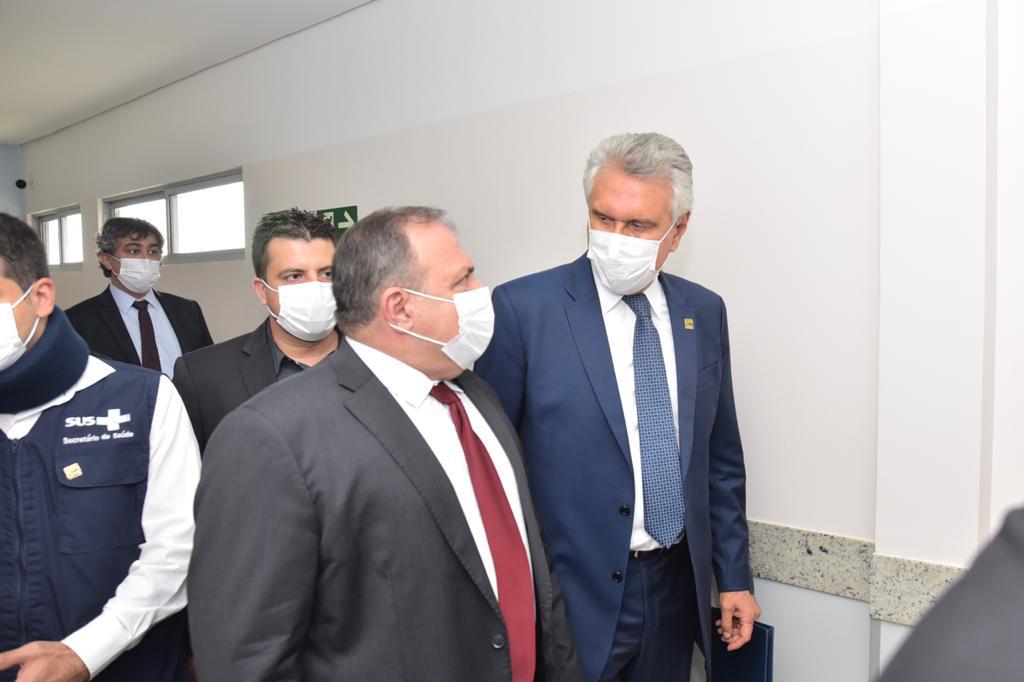 NOVA REMESSA | Após reunião com Pazuello, Caiado anuncia que Goiás vai receber mais 160 mil doses de vacinas contra covid