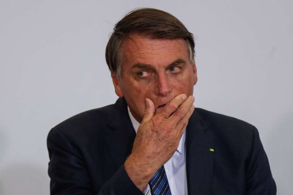 SÓ SUBINDO | Rejeição ao governo Bolsonaro vai a 54% e acende a luz amarela no Planalto