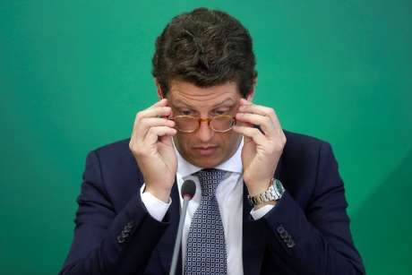 DEFENSOR DOS MADEIREIROS | STF pede à PGR que se manifeste sobre investigações contra Ricardo Salles