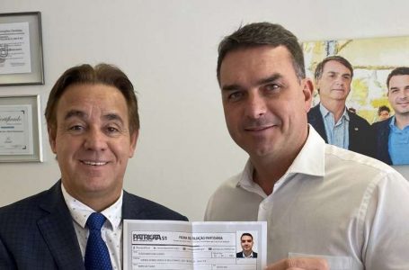 “ZERO UM” NO PATRIOTA | Flávio Bolsonaro se filia ao partido e presidente é esperado pela cúpula