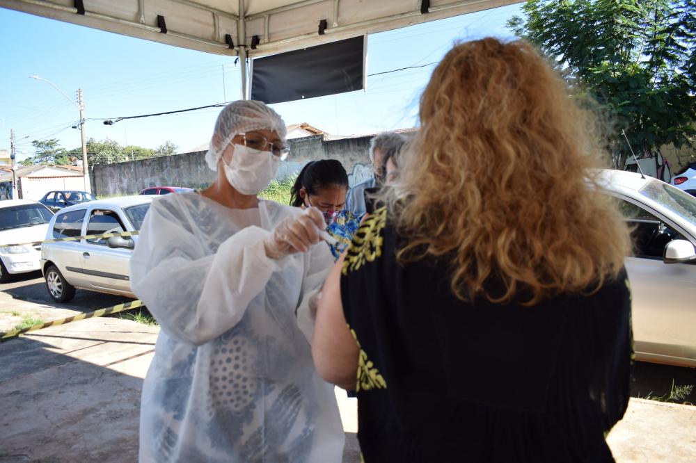 VALPARAÍSO DE GOIÁS | Semana começa com vacinação de idosos com 61 anos ou mais