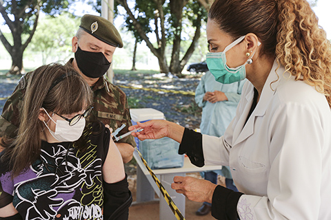 VACINA CONTRA A COVID-19 | Saiba onde haverá vacinação neste fim de semana no DF