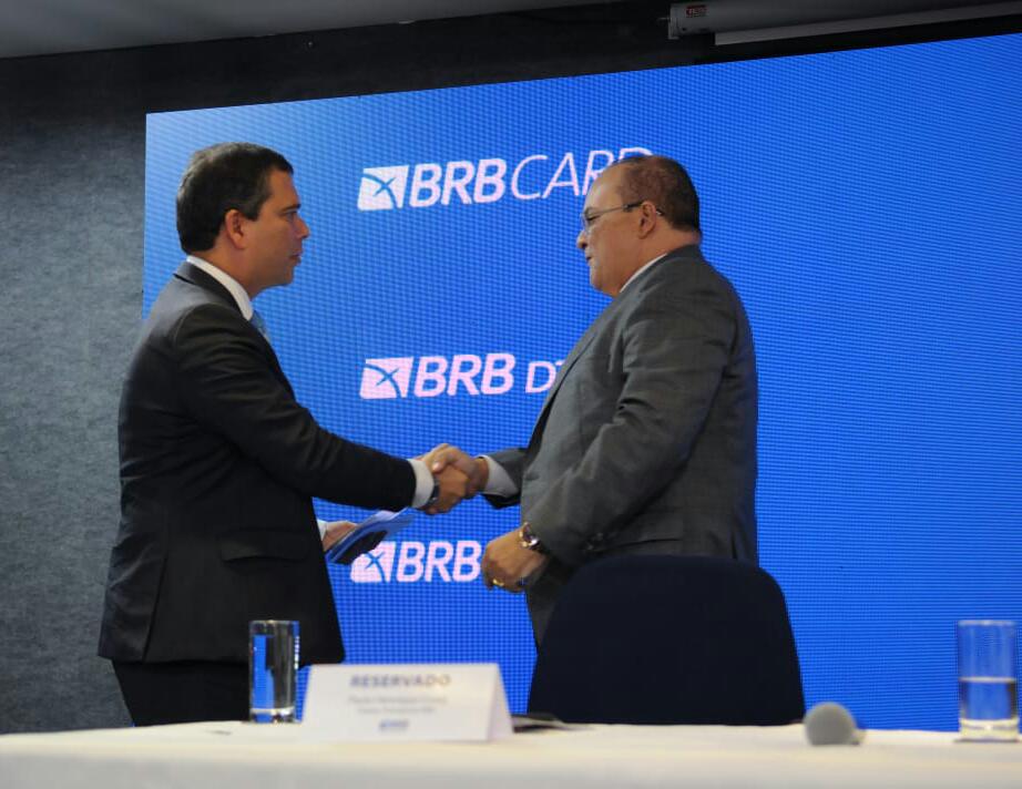 CASE DE SUCESSO | Ibaneis elogia atuação de Paulo Henrique Costa à frente do BRB