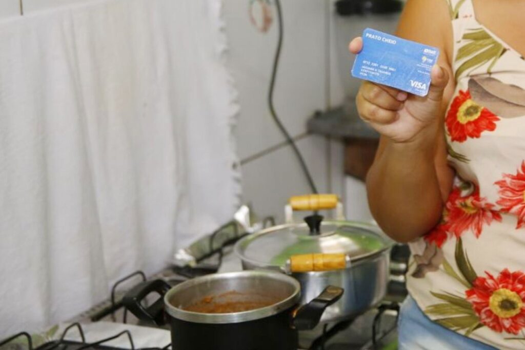 CARTÃO PRATO CHEIO | 10 mil beneficiários ainda não retiraram seu auxílio
