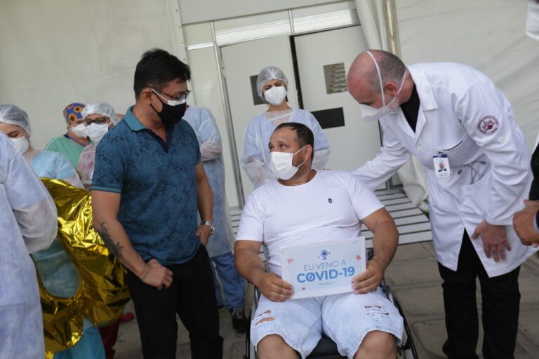 PRIMEIROS 100 RECUPERADOS | Hospitais de campanha chega ao 100º caso de alta de Covid-19