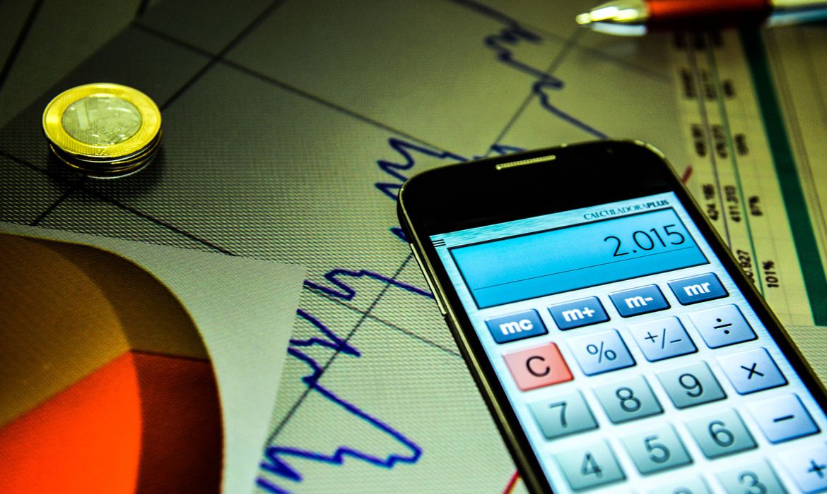 PARA CONTROLAR A INFLAÇÃO | Mercado financeiro espera que Copom aumente a taxa Selic nesta semana