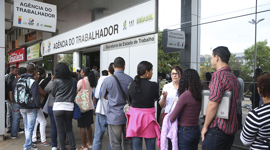 AGÊNCIAS DO TRABALHADOR | Semana começa com 200 vagas para recepcionistas e 245 de empregos de outras profissões