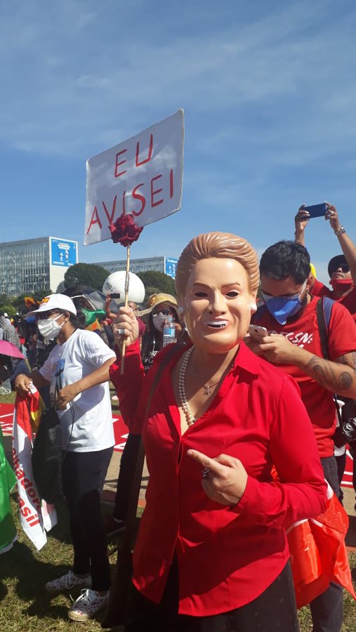 ATOS CONTRA BOLSONARO | Manifestantes foram as ruas em diversas cidades do País neste sábado (19)