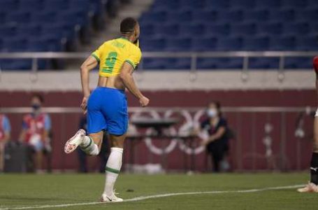 NA BRIGA POR MEDALHA | Brasil vence o Egito e avança para as semifinais do futebol masculino