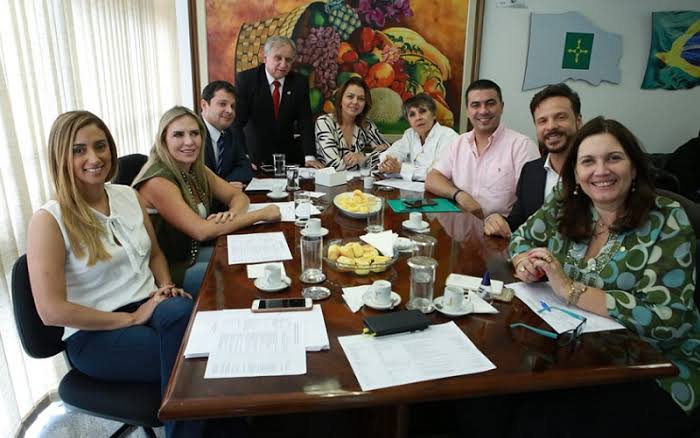 FALTA DE EMPENHO | Congressistas se calam para a baixa quantidade de vacinas enviadas para o DF