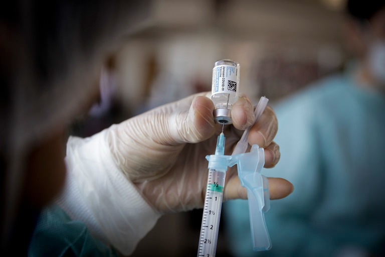 ATENDIMENTO EXCLUSIVO | Fim de semana de vacinação para professores e segunda dose