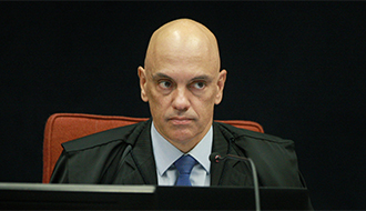 POR DIVULGAR INFORMAÇÕES SIGILOSAS | Alexandre de Moraes acolhe notícia-crime do TSE contra Bolsonaro e instaura inquérito
