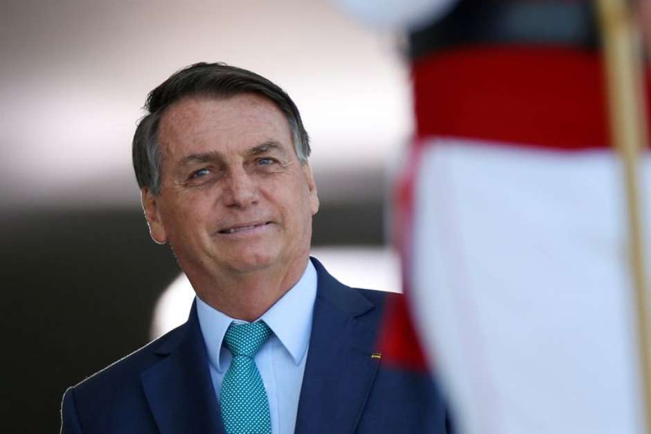 POLÊMICA COM O MINISTRO | Bolsonaro acusa Barroso de querer eleições manipuladas e trabalhar contra o voto impresso