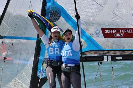BICAMPEÃS OLÍMPICAS | Martina e Kahena confirmam favoritismo e ganham a medalha de ouro na vela