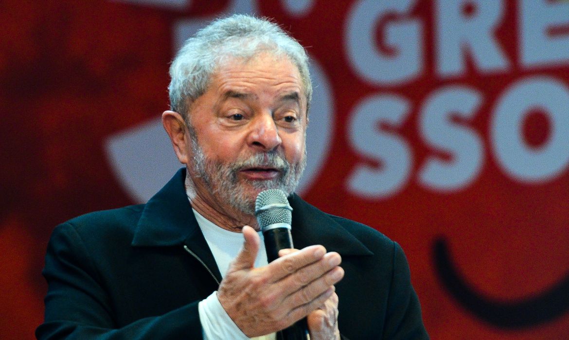 ELEIÇÕES 2022 | Pesquisa aponta que Lula lidera intenção de votos no 1º e 2º turno