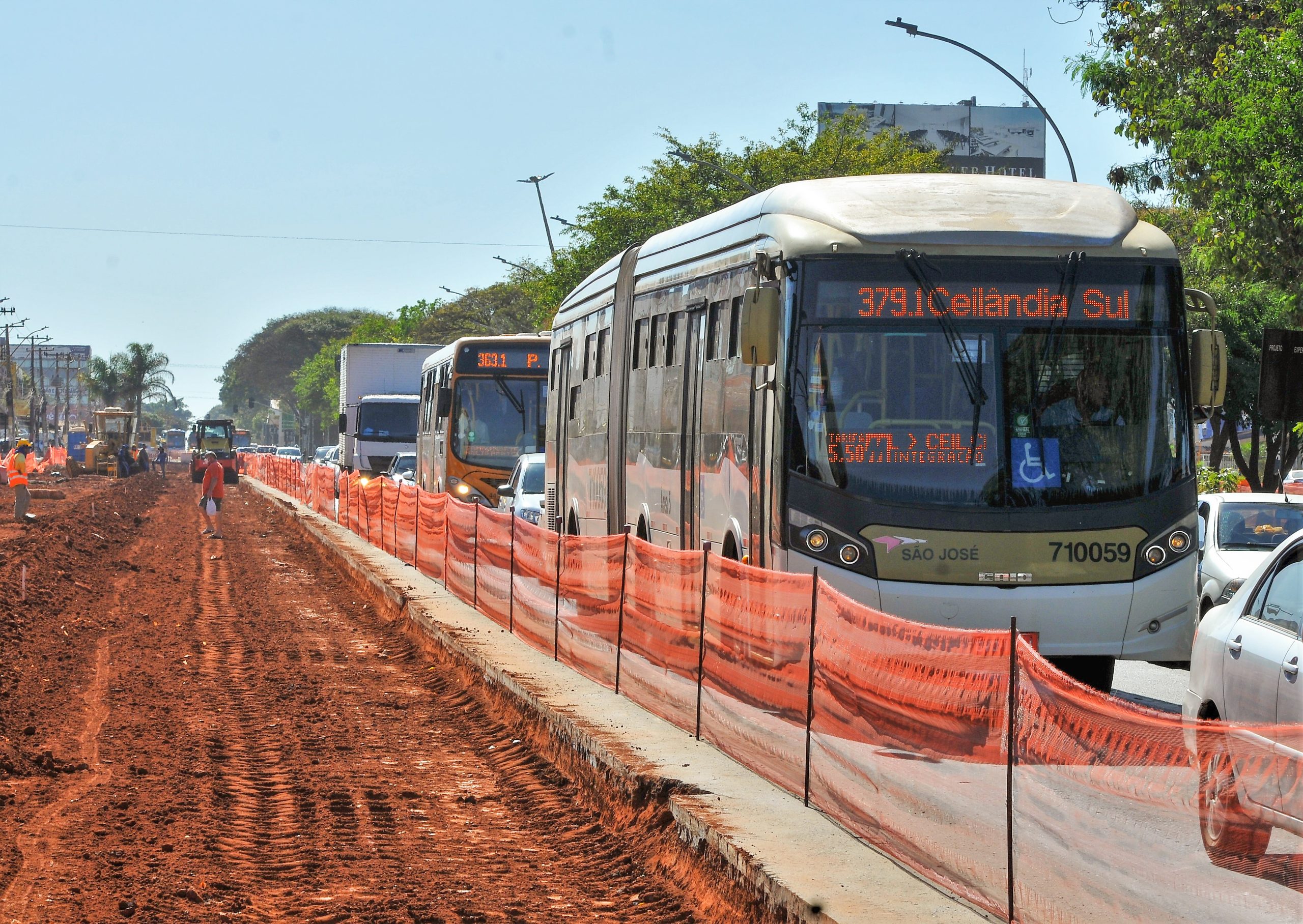 HÉLIO PRATES | Avenida vai receber pavimentação em concreto