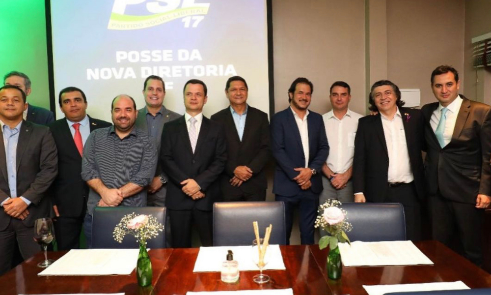 UM DOS PARTIDOS MAIS COBIÇADOS | PSL-DF tem alta procura por futuros candidatos e Manoel Arruda deve comandar a nova legenda após fusão com DEM