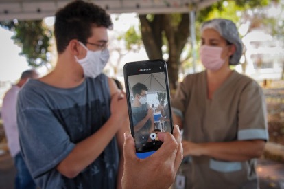 VACINAÇÃO CONTRA COVID | DF está em 4º lugar no ranking nacional da primeira dose