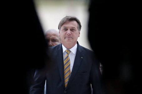 AINDA SEM LEGENDA | Bolsonaro já conversou com nove partidos