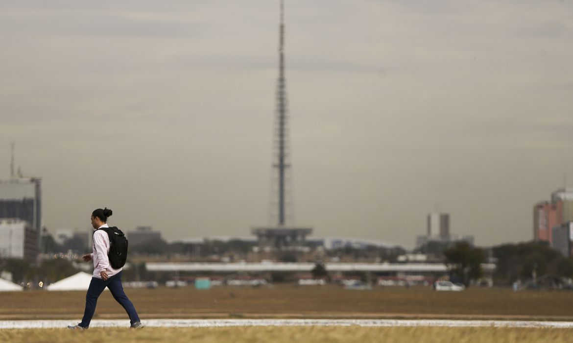CLIMA SECO | DF entra em estado de alerta vermelho por causa da baixa umidade