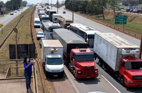 NA VÉSPERA DO FERIADO | Líderes de caminhoneiros prometem que vai ter paralisação nacional na segunda (1º)mesmo com baixa adesão