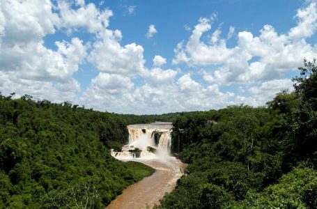 ALARME CLIMÁTICO | Rio Paraná sofre com a escassez de chuvas e está no seu menor nível desde 1944