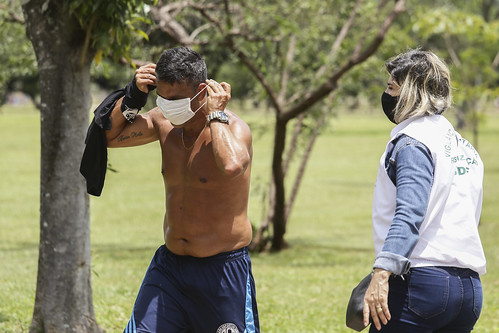 A PARTIR DO DIA 3/11 | Ibaneis libera a população do uso de máscara em ambiente aberto no DF