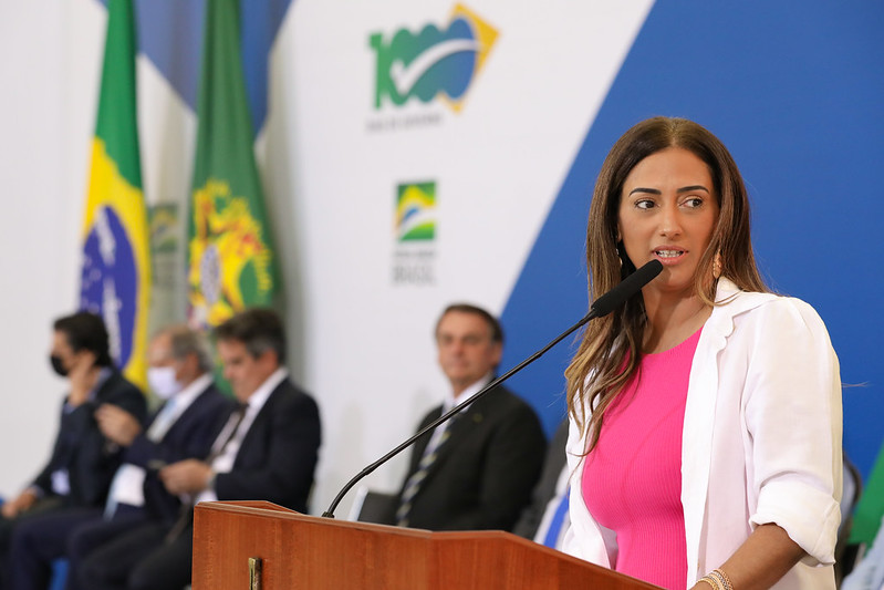 1000 DIAS DE GOVERNO BOLSONARO | Flávia Arruda apresenta balanço das ações realizadas no Distrito Federal e é chamada de “a melhor ministra” pelo presidente