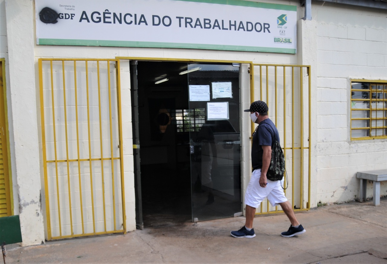 AGÊNCIAS DO TRABALHADOR | Vagas para quem tem ensino médio oferecem os melhores salários nesta quinta (28)