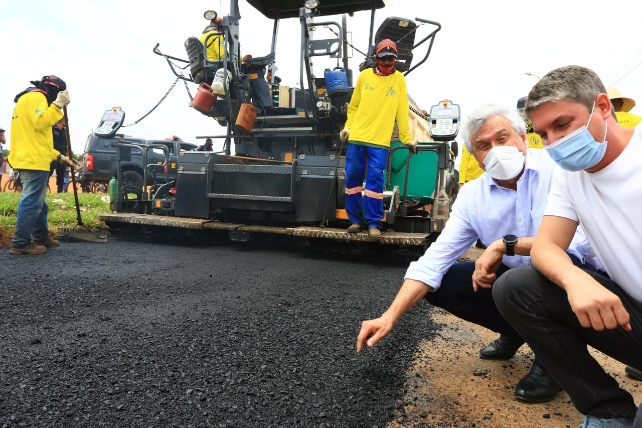 GOIÁS EM MOVIMENTO | Caiado lança obras do programa, inaugura sede da coordenação de educação e entrega Chromebooks a estudantes