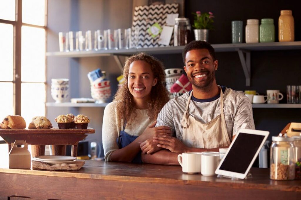 GOIÁSFOMENTO | Governo Caiado libera quase R$ 70 milhões em crédito para micro e pequenas empresas e estado lidera ranking nacional de operações