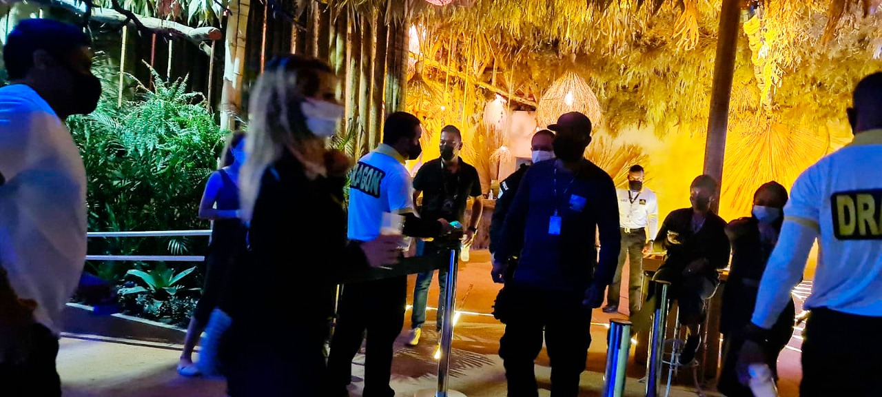 REGRAS AINDA ESTÃO VALENDO | DF Legal continua fiscalizando protocolos da Covid e quem descumprir pode pagar multa de até R$ 20 mil