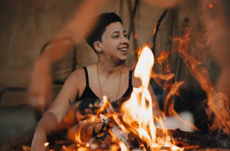 SHOW DE LANÇAMENTO | Letícia Fialho apresenta seu novo EP ‘Carta de Fogo’ com gravações feitas durante a quarentena