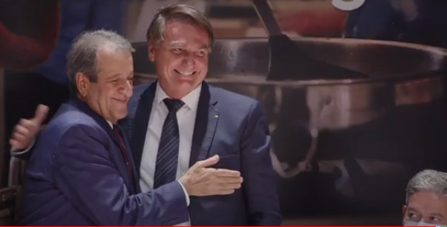 ATÉ QUE ENFIM | Bolsonaro se filia ao PL de Valdemar Costa Neto, juntamente com seu filho, senador Flávio e ministro Rogério Marinho, do MDR