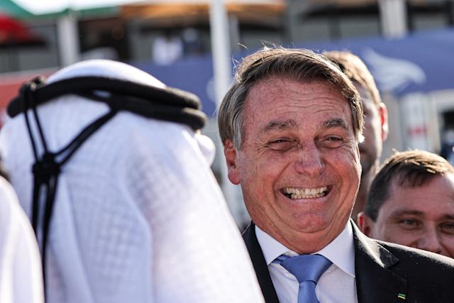 OU VAI, OU RACHA | Bolsonaro já conversa com outros partidos do Centrão enquanto espera resposta de Valdemar Costa Neto do PL