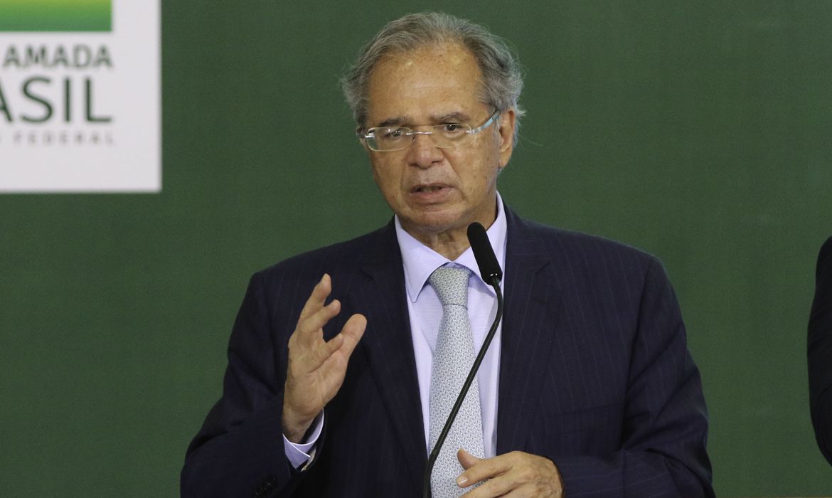 AUXÍLIO BRASIL | Paulo Guedes diz que não há fonte permanente de custeio para o programa